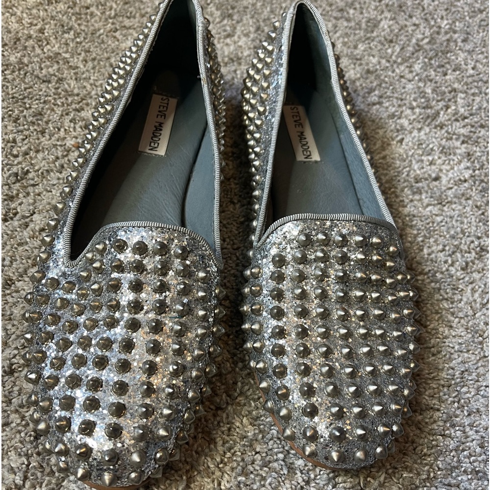 Steve Madden Silver Glitter Spike Flats